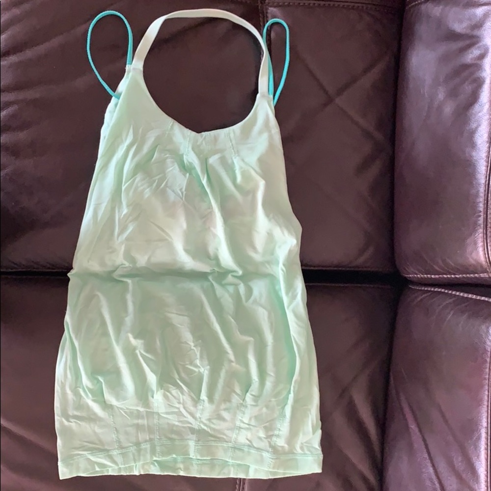 Lululemon tank with built in bra 4